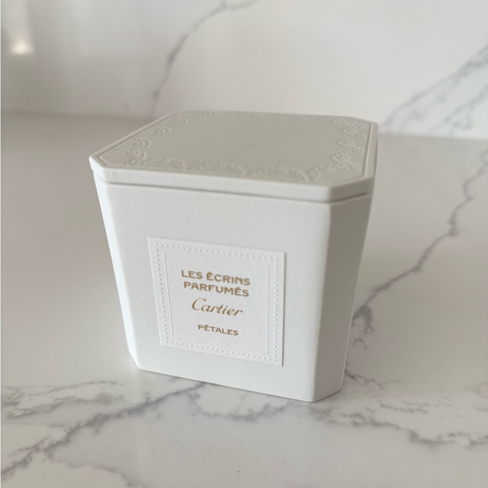 Cartier White Candle in Petals πΈπ©· - Picture 8 of 15